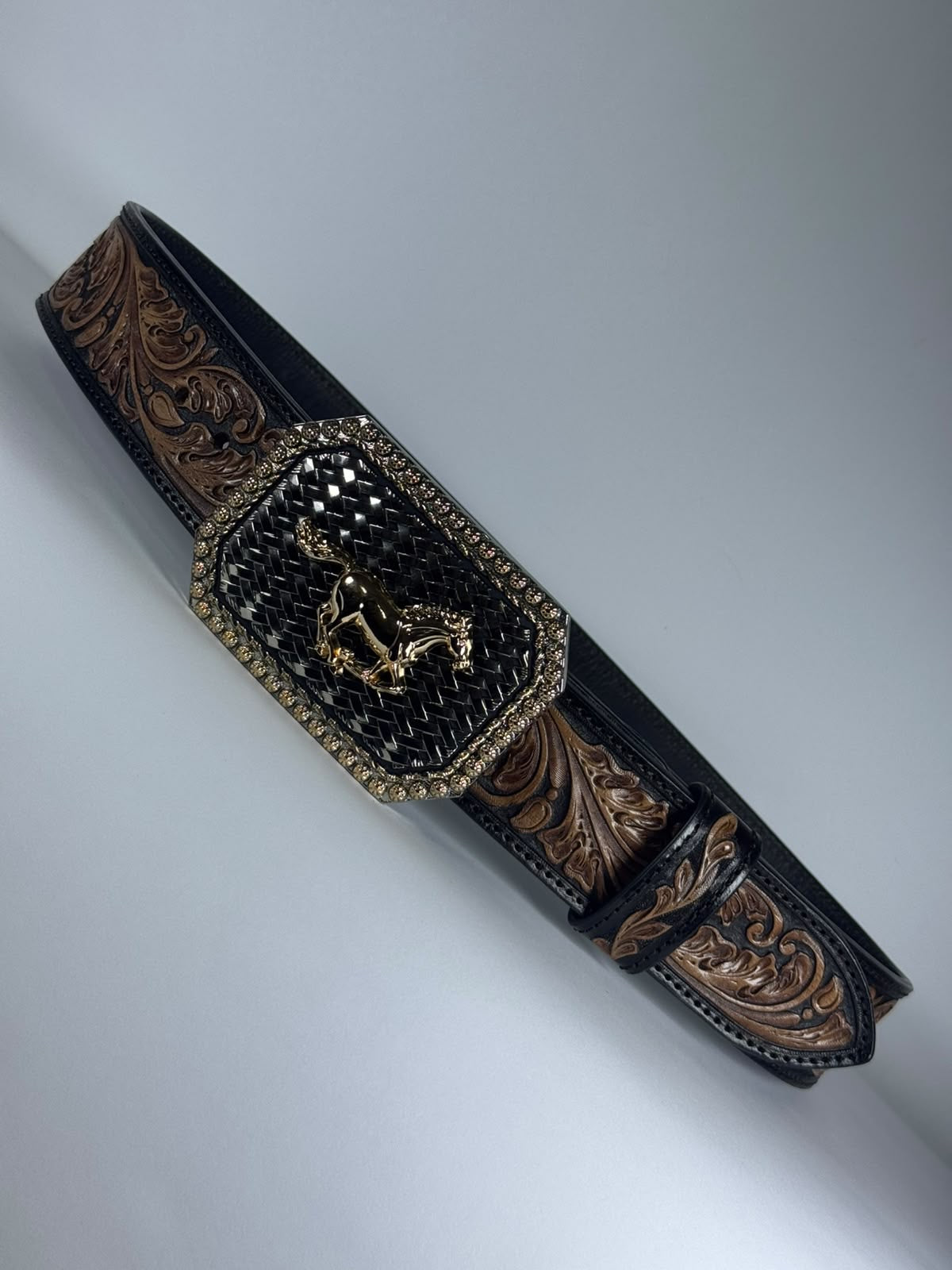 CINTURÓN CINCELADO FLORES HEBILLA VAQUERA