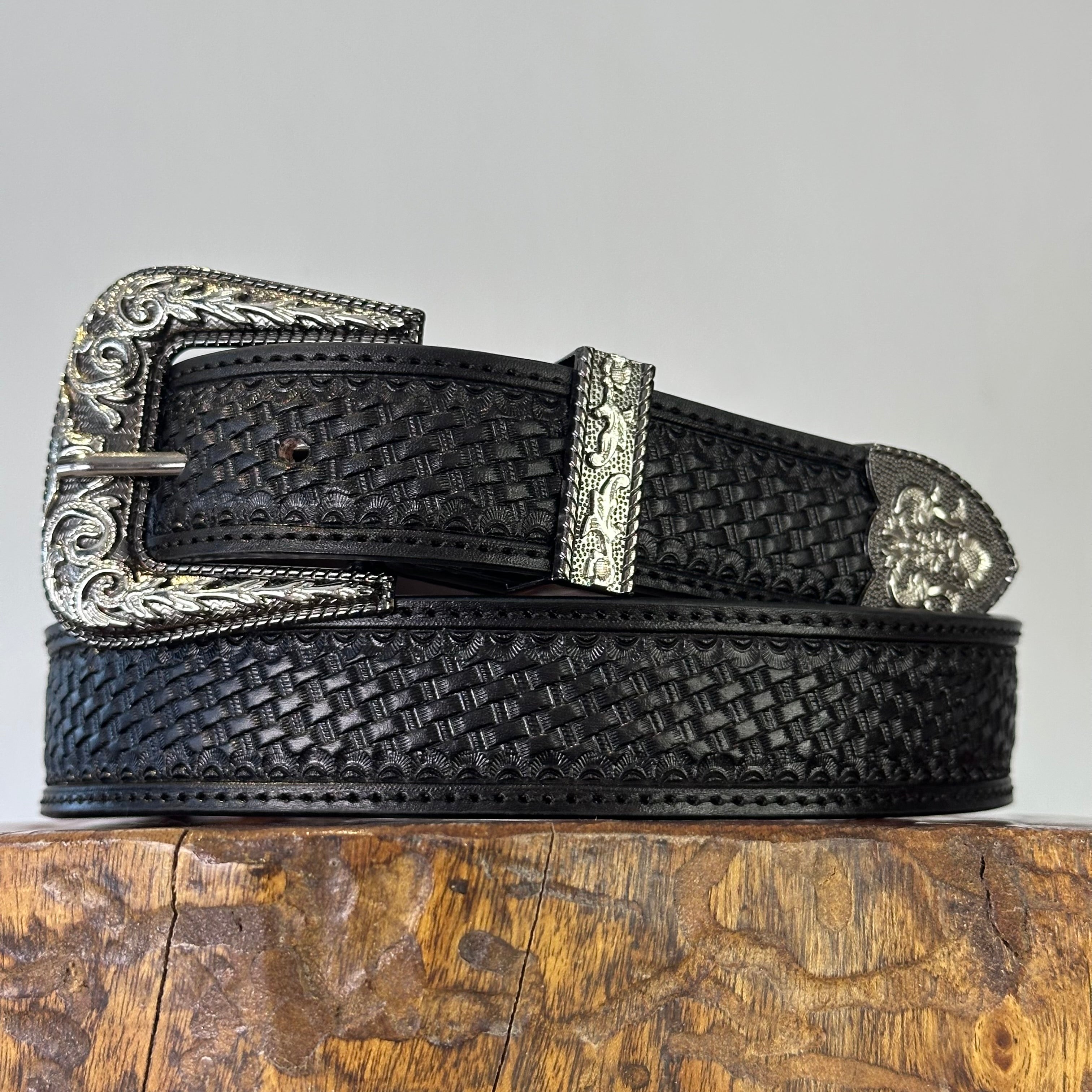 CINTURON WESTERN CINCELADO PETATILLO