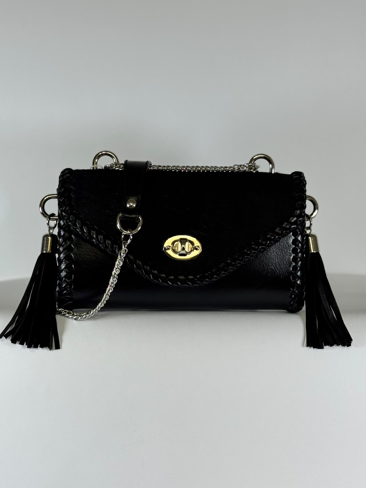 ITZEL HOLSTEIN BLACK