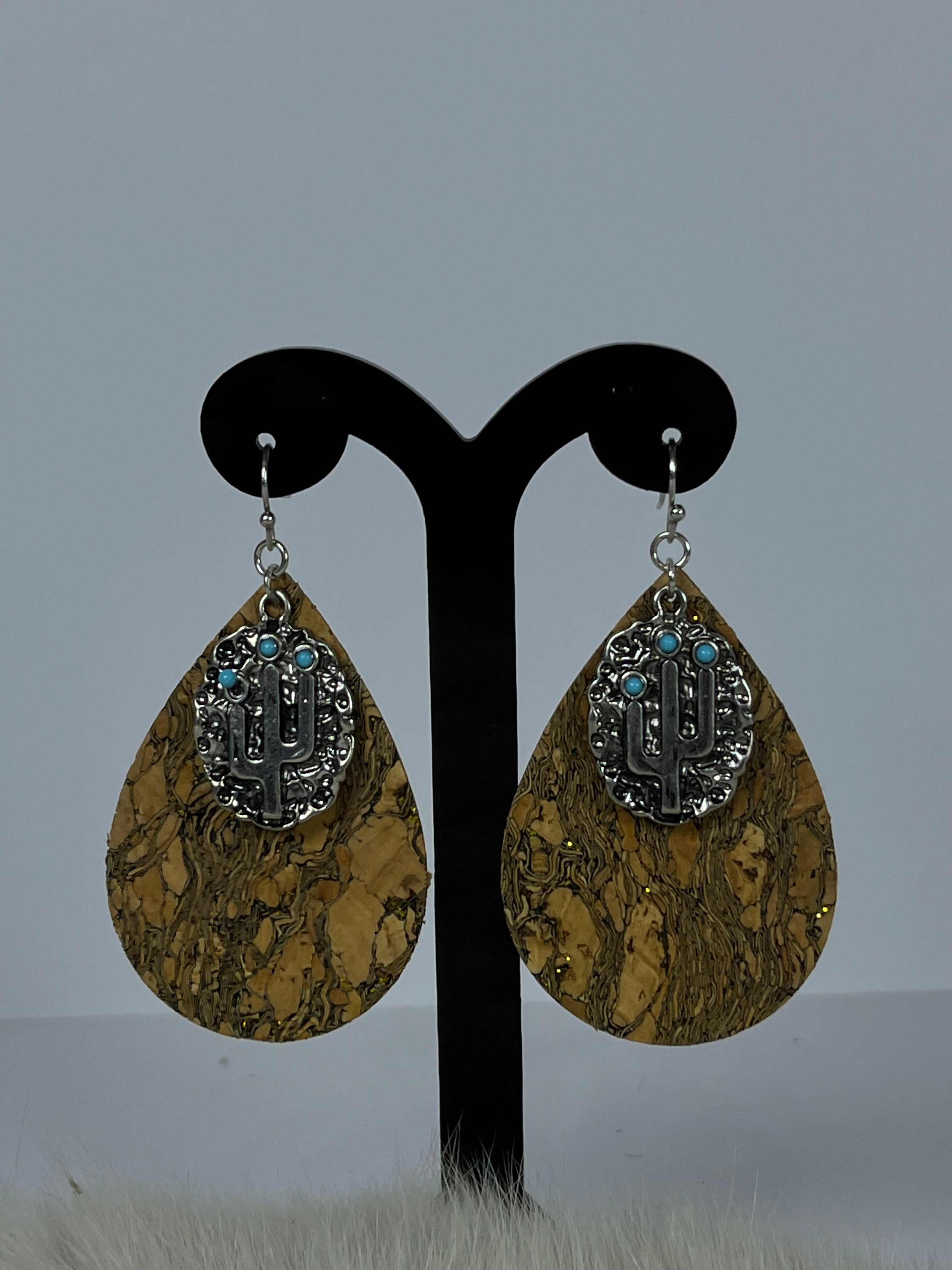 ARETES WESTERN 4