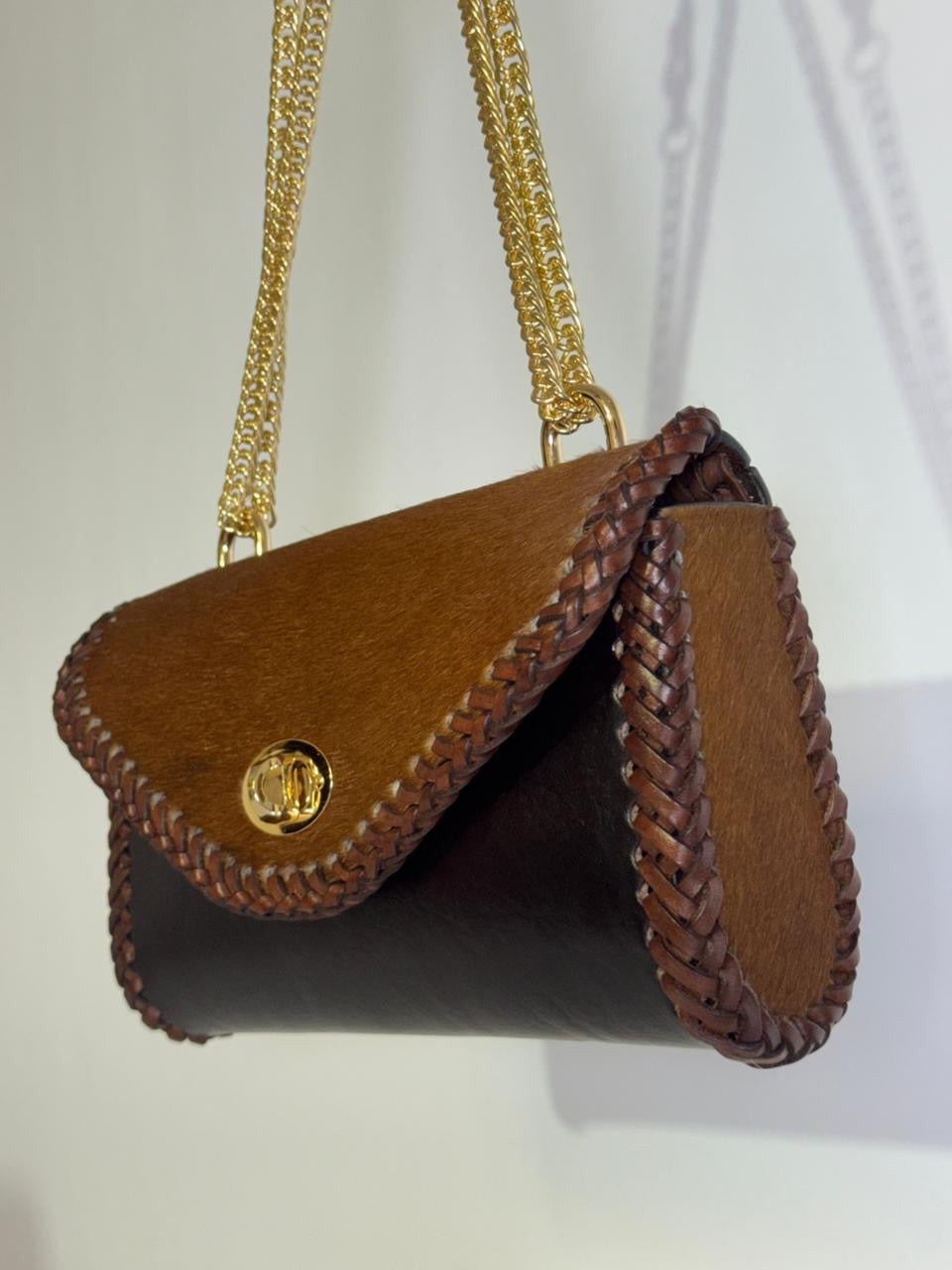 BOLSO ITZEL CAHOBA GOLD 53