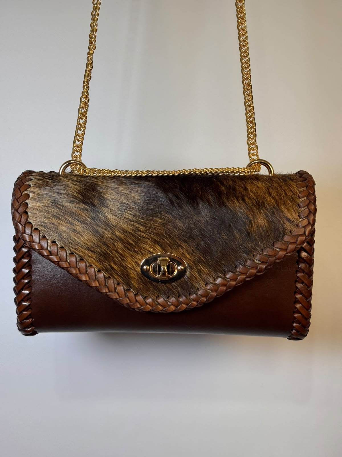 BOLSO ITZEL BARCINA GOLD 38