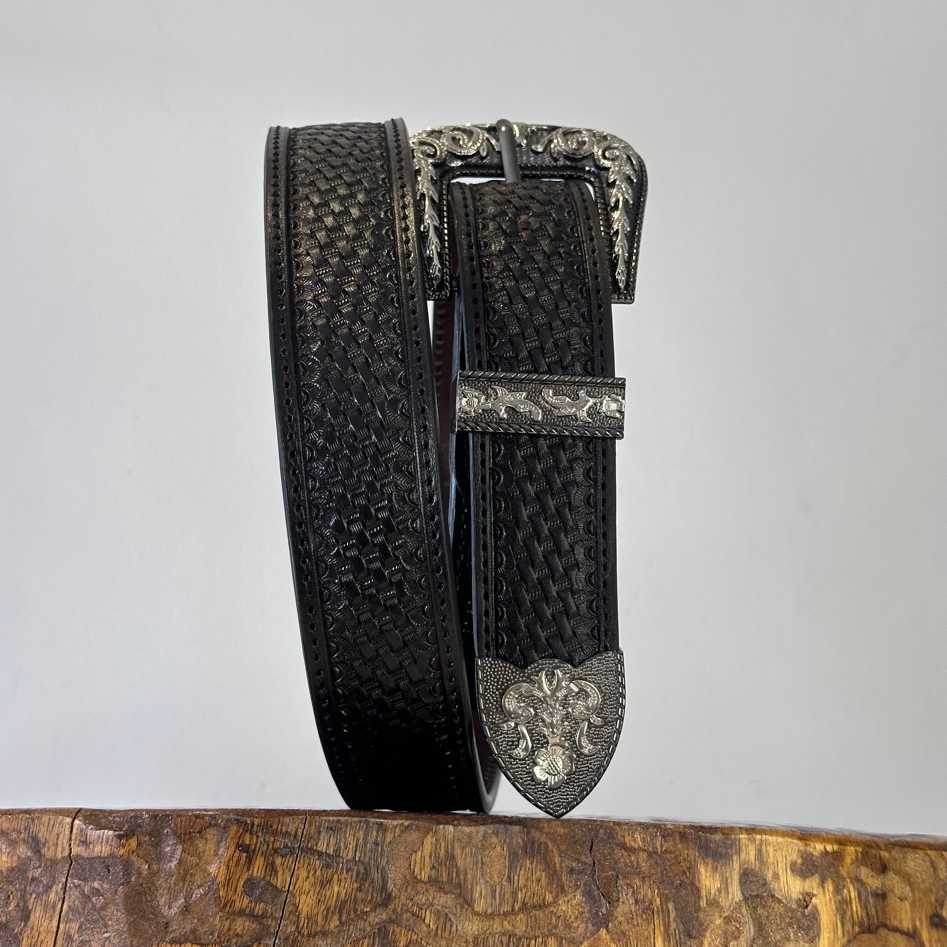 CINTURON WESTERN CINCELADO PETATILLO