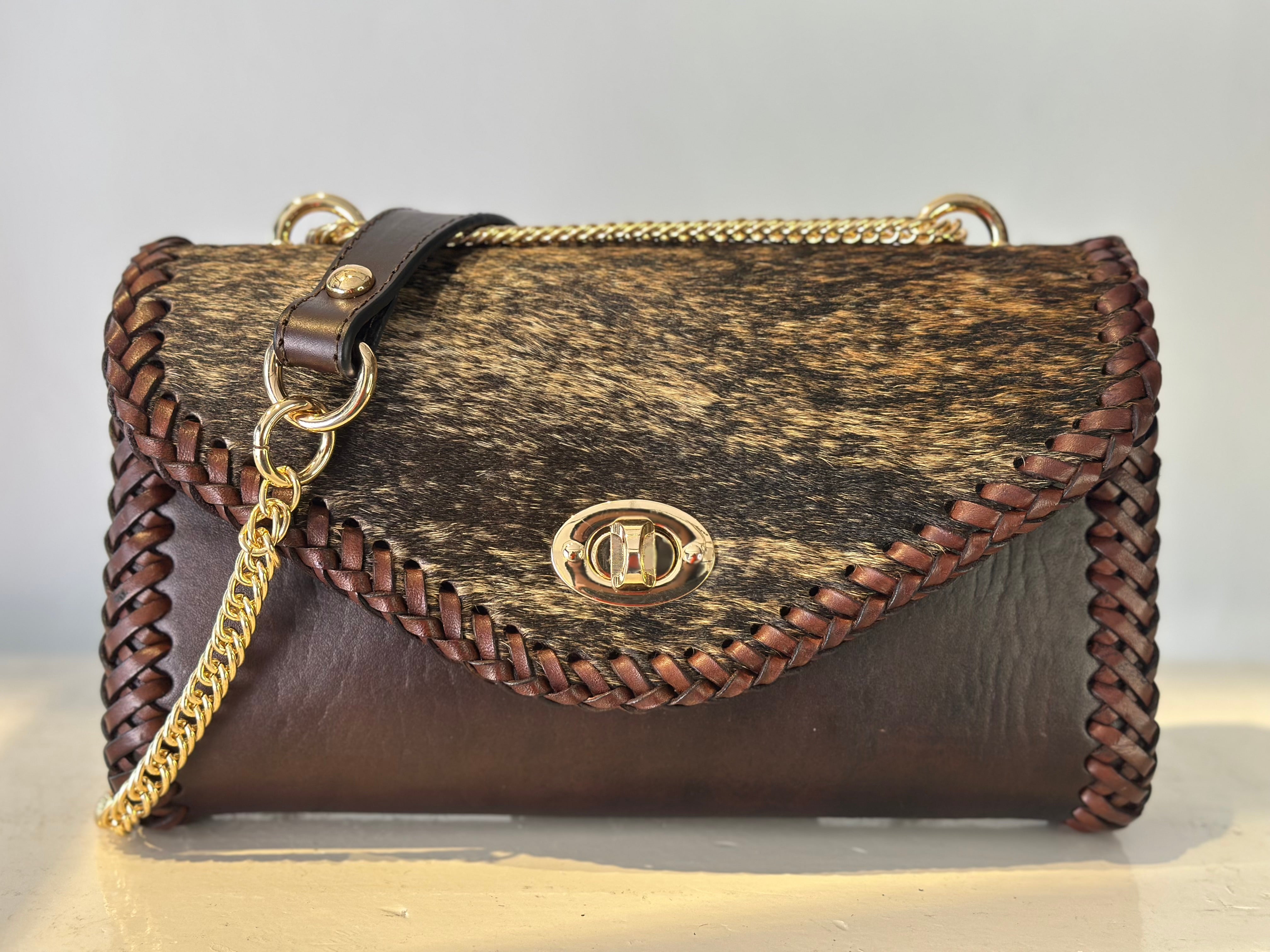 BOLSO ITZEL BARCINA GOLD 23