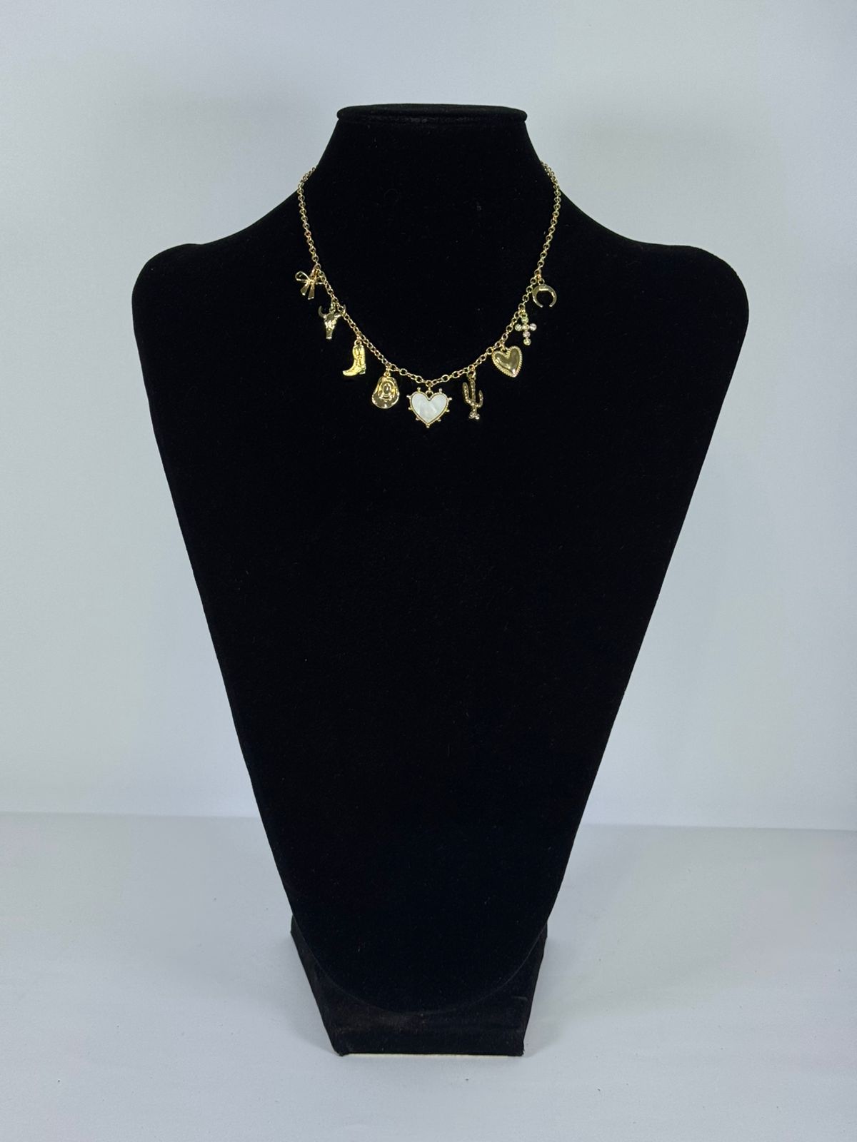 Collar dijes 16