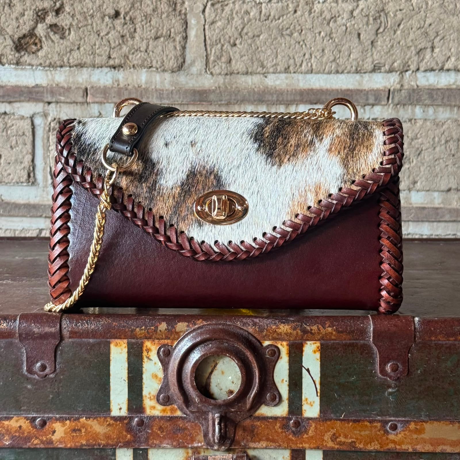 BOLSO ITZEL BARCINA GOLD 52