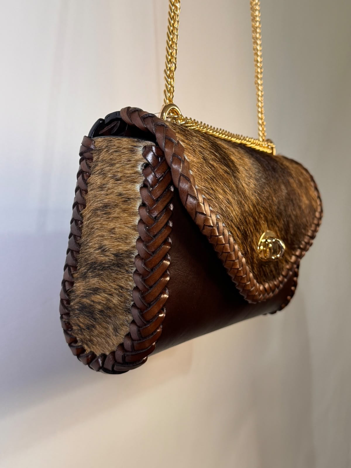 BOLSO ITZEL BARCINA GOLD 38