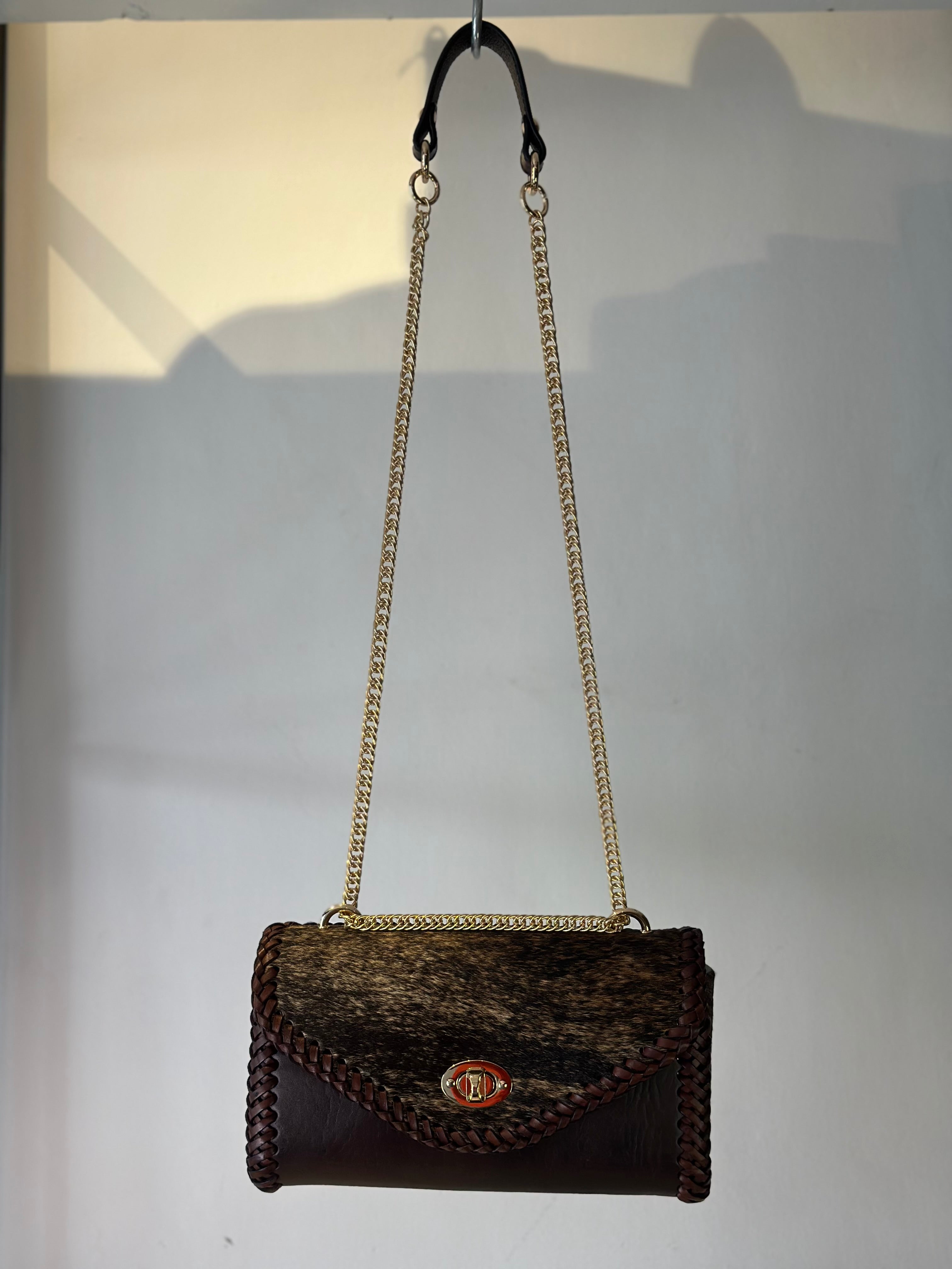 BOLSO ITZEL BARCINA GOLD 23