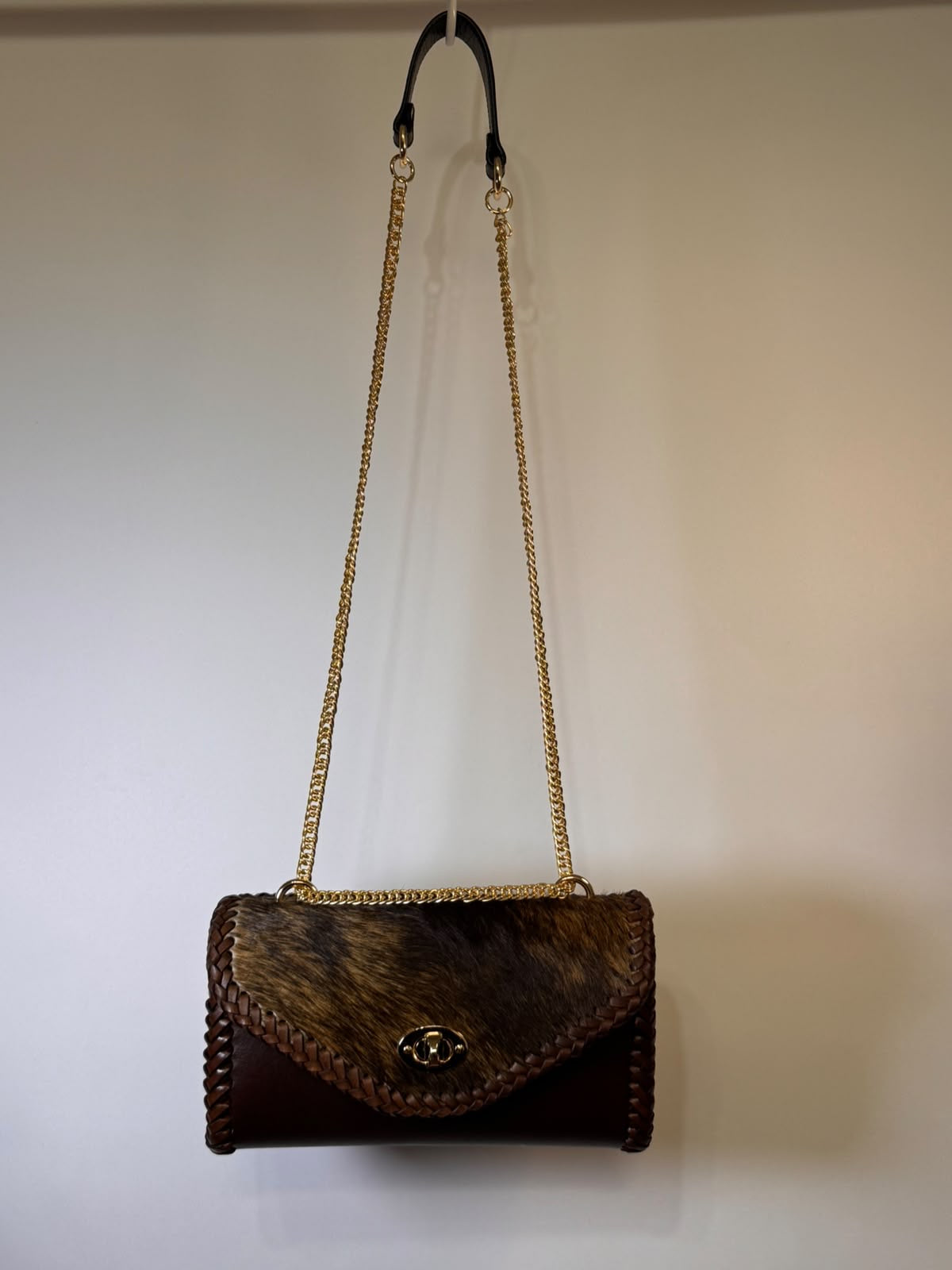 BOLSO ITZEL BARCINA GOLD 38
