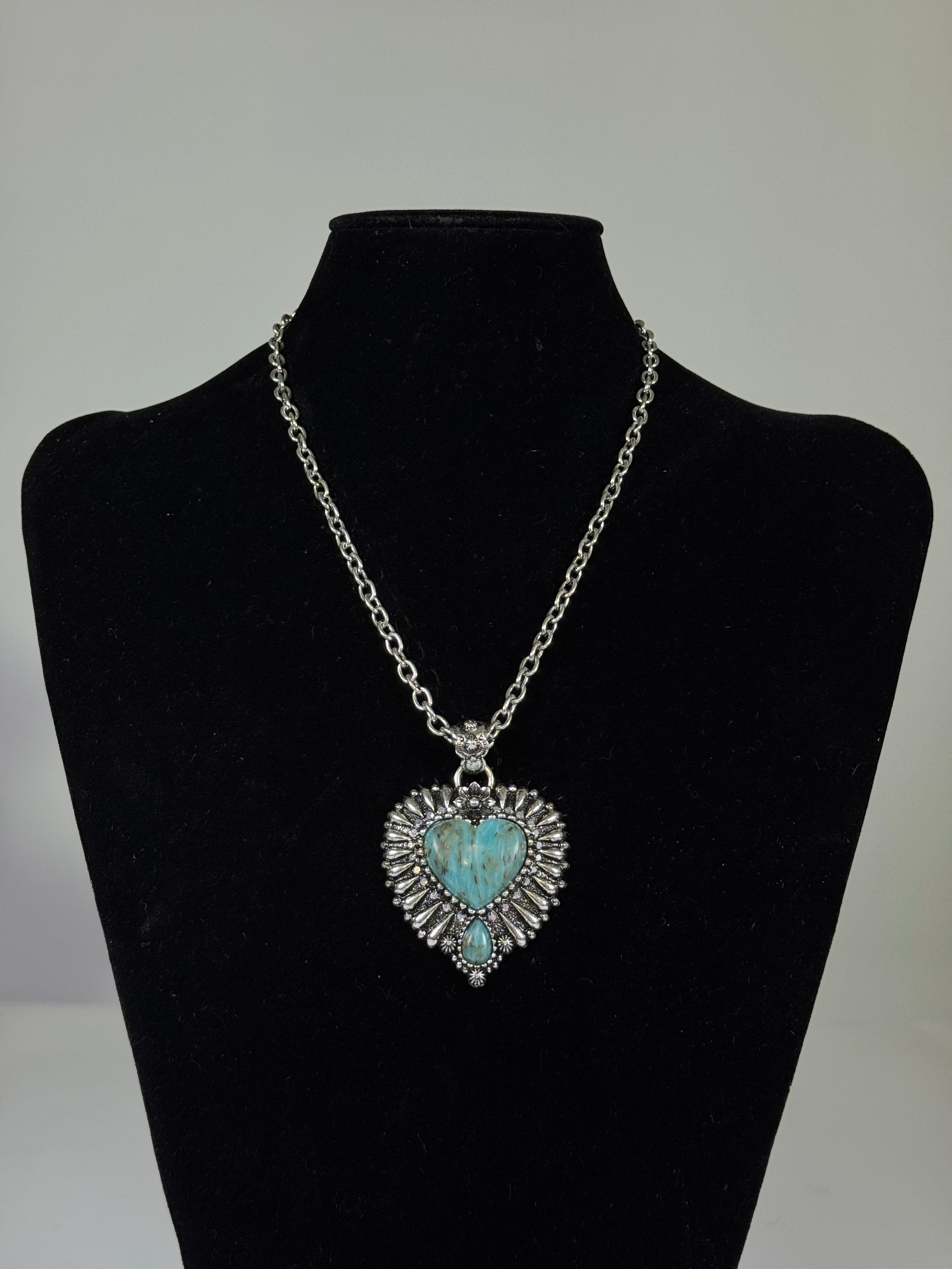 Collar Corazón turquesa 1