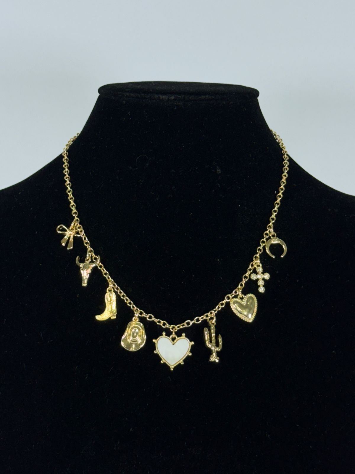 Collar dijes 16