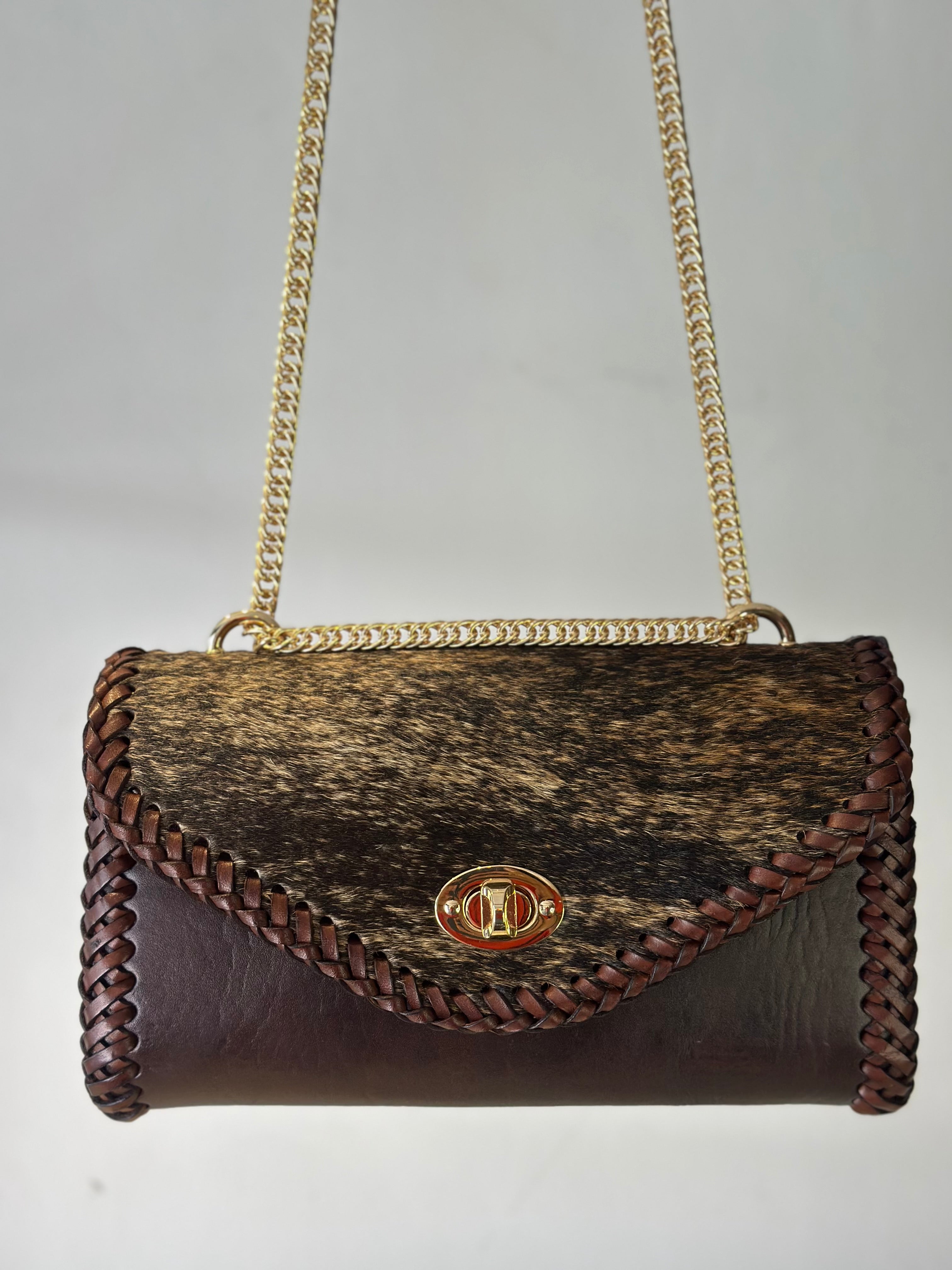 BOLSO ITZEL BARCINA GOLD 23