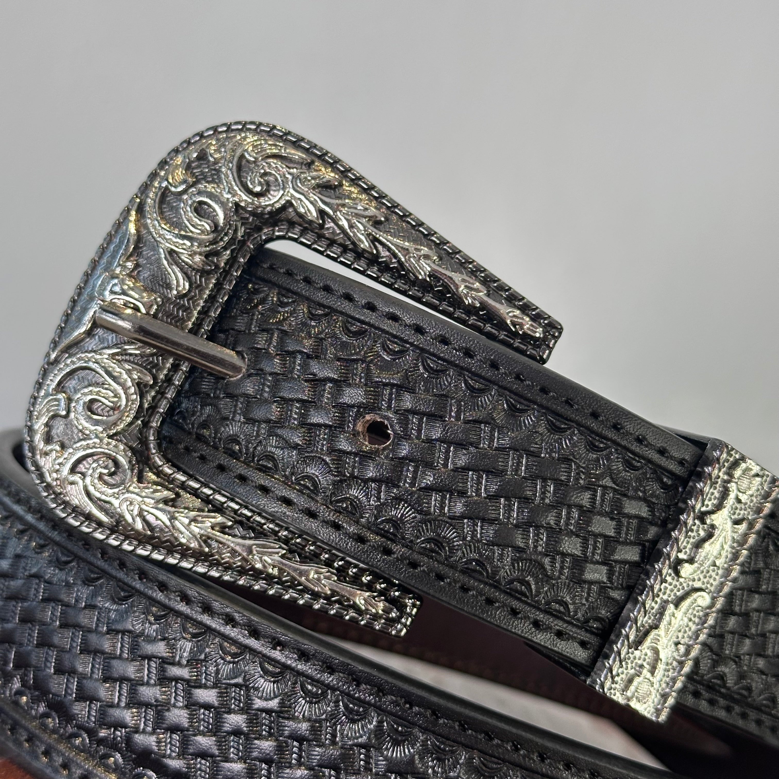CINTURON WESTERN CINCELADO PETATILLO