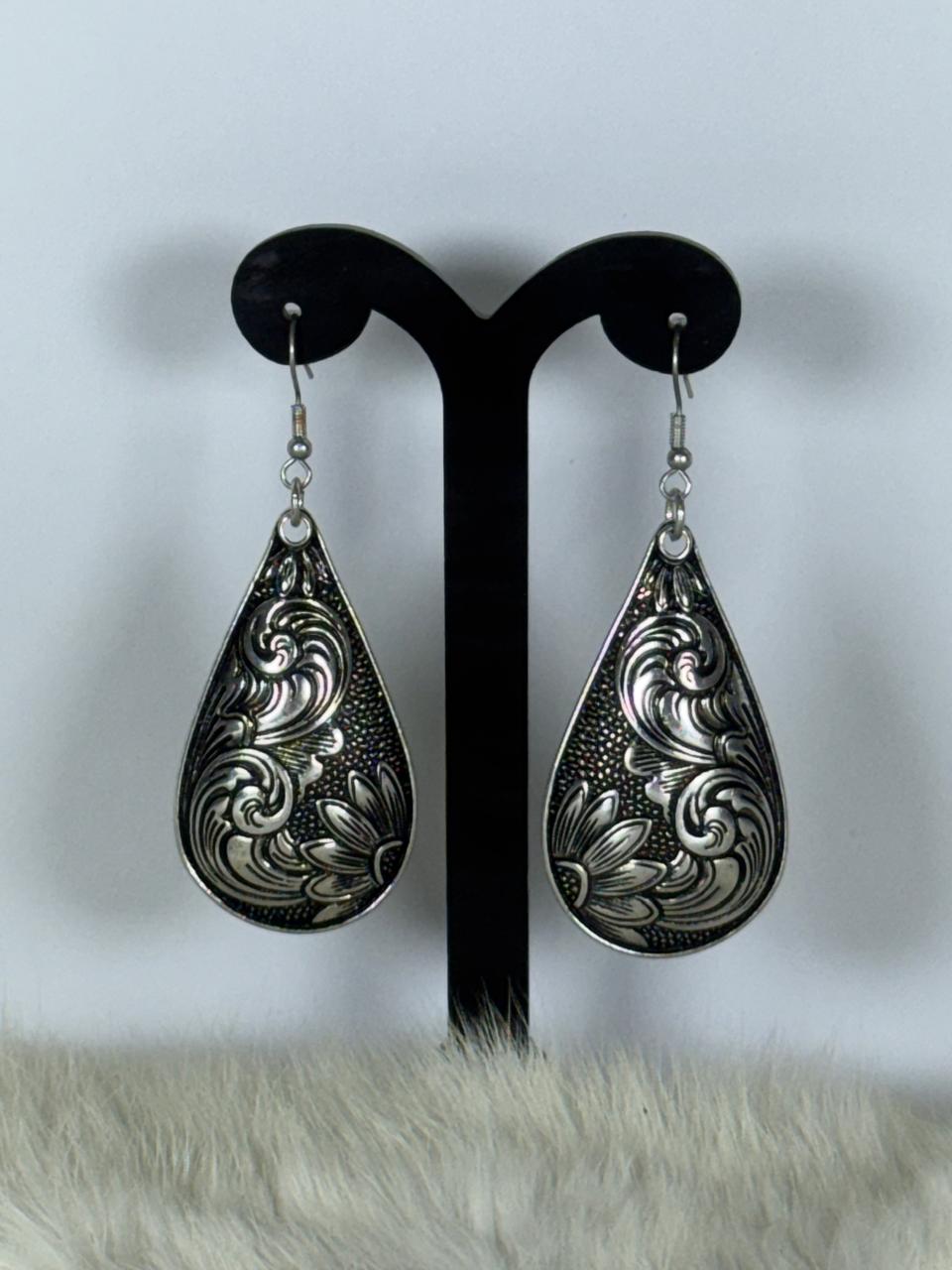 ARETES WESTERN 28