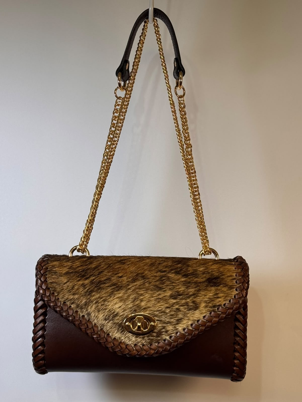 BOLSO ITZEL BARCINA GOLD 41