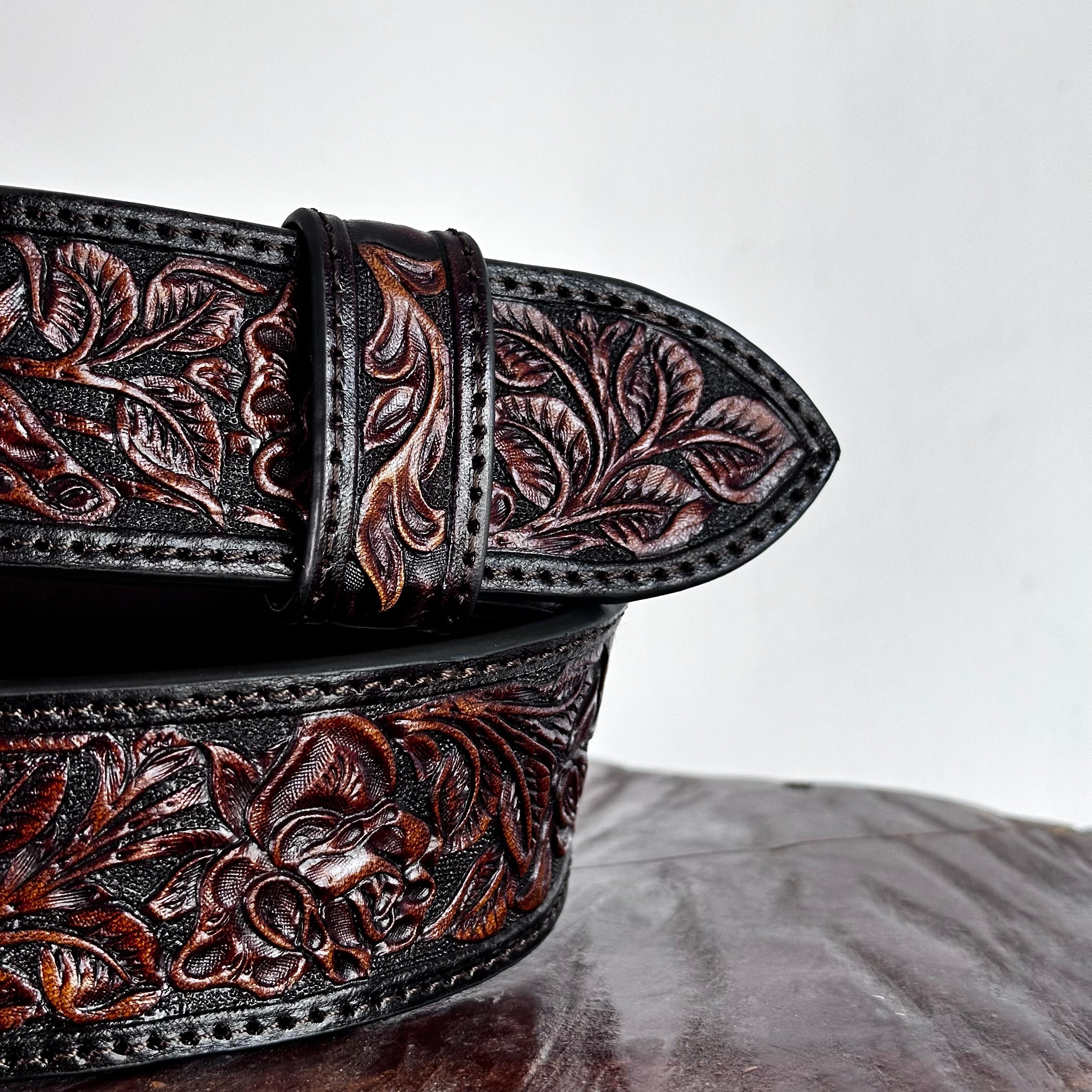 Cinturón Vaquero cincelado rosas 4