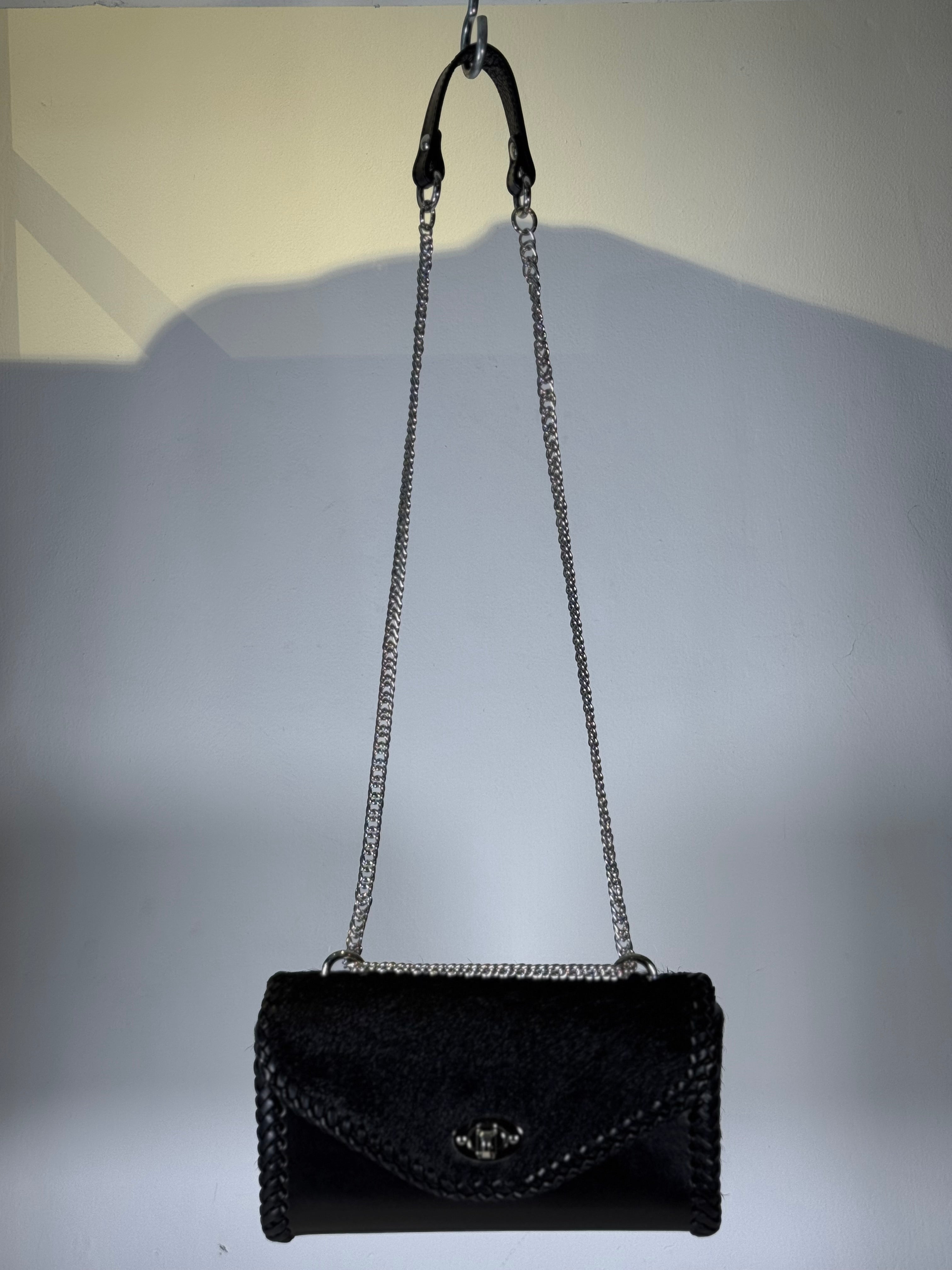 ITZEL HOLSTEIN BLACK