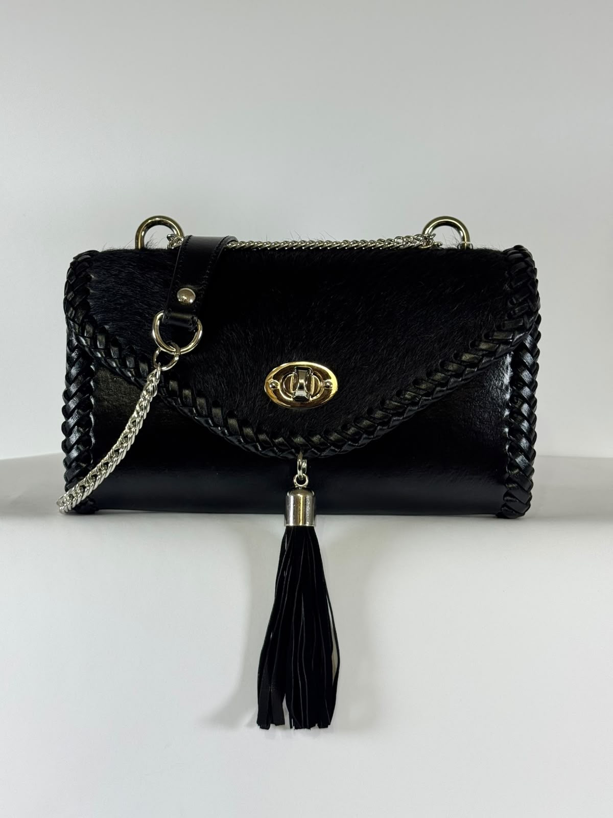 ITZEL HOLSTEIN BLACK