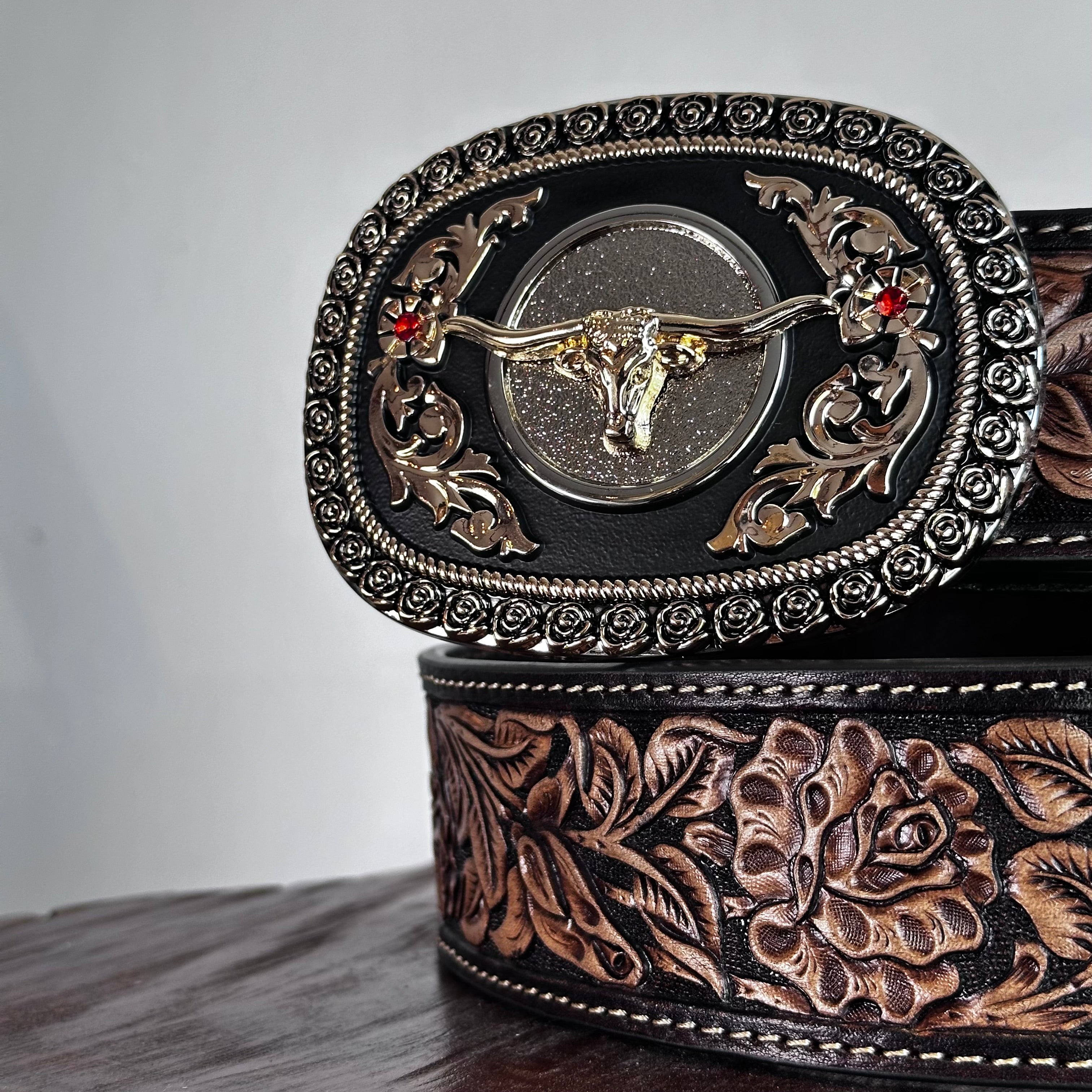 Cinturón Vaquero cincelado rosas 2